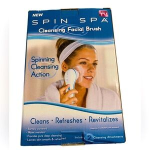 Spin Spa | Cleaning Facial Brush New In Box with 2 Cleanings Attachments